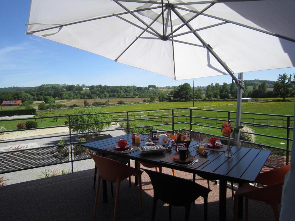 Manoir Theas Bed and Breakfast Barraute-Camu Exteriör bild